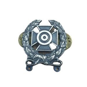 Vintage L.I.G.I Maltese Cross with Laurel Wreath Marksman Pinback (Militaria)